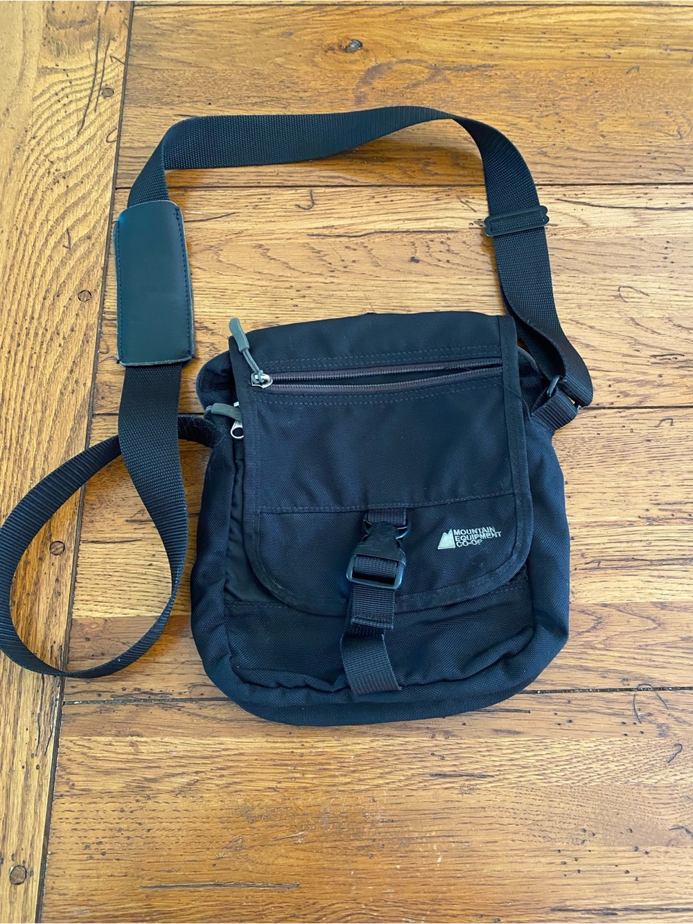 MEC Black Compact Messenger Crossbody Bag